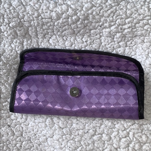 Purple makeup brush case - Picture 2 of 3